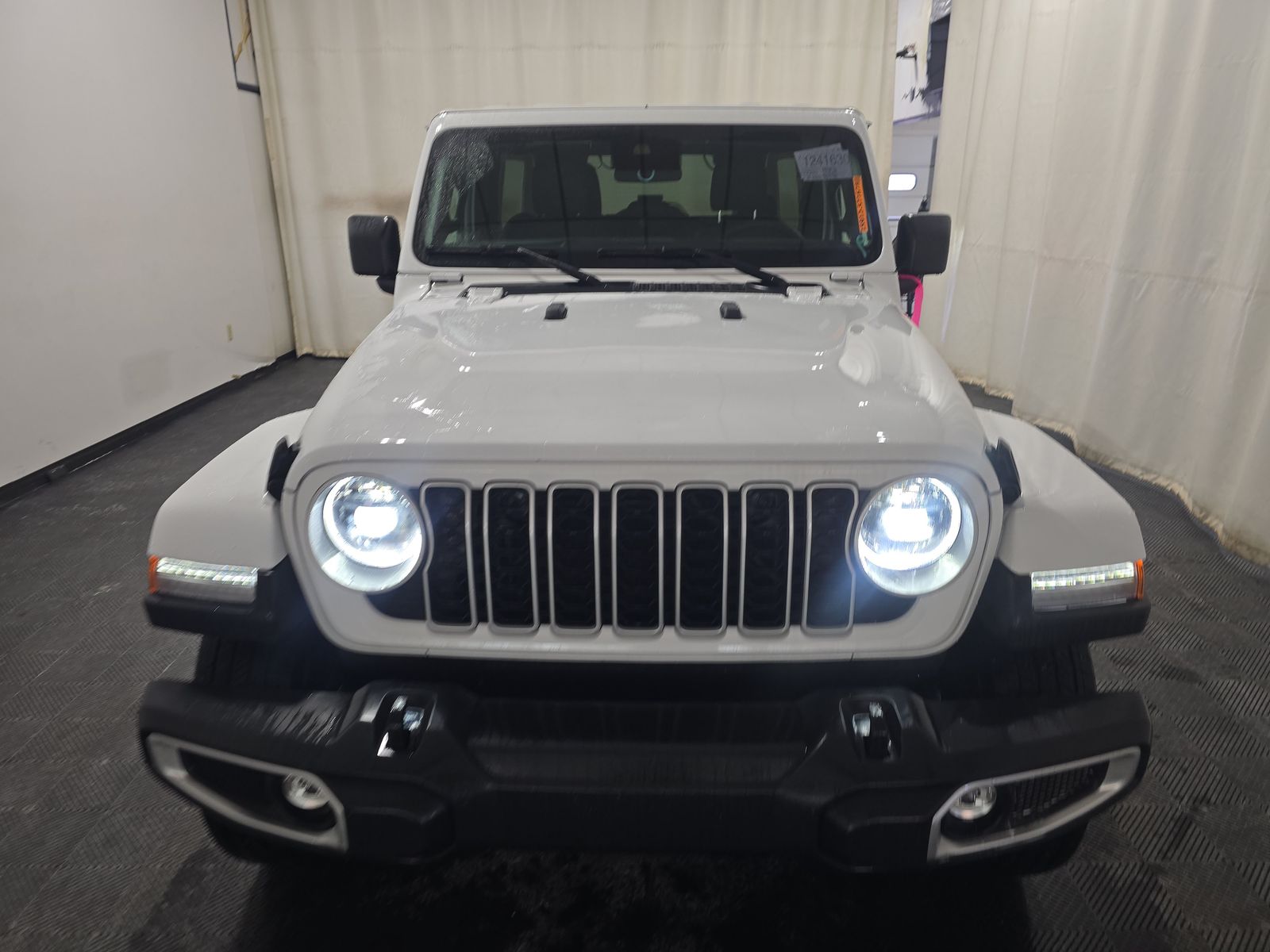 2025 Jeep Wrangler Sahara AWD