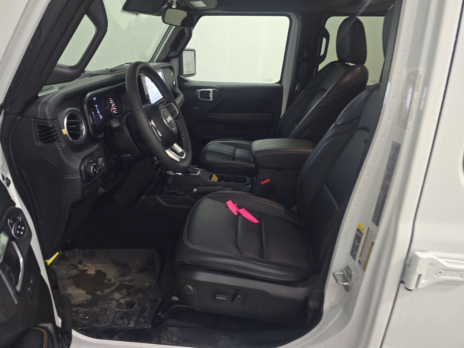 2025 Jeep Wrangler Sahara AWD