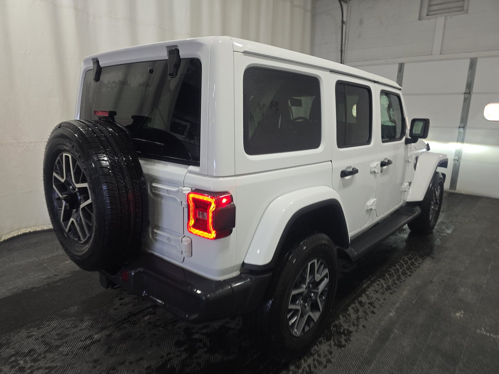 2025 Jeep Wrangler Sahara AWD