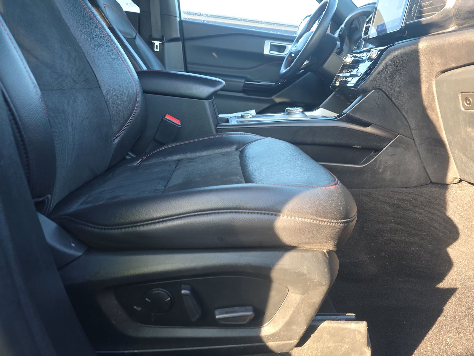 2024 Ford Explorer ST-Line AWD