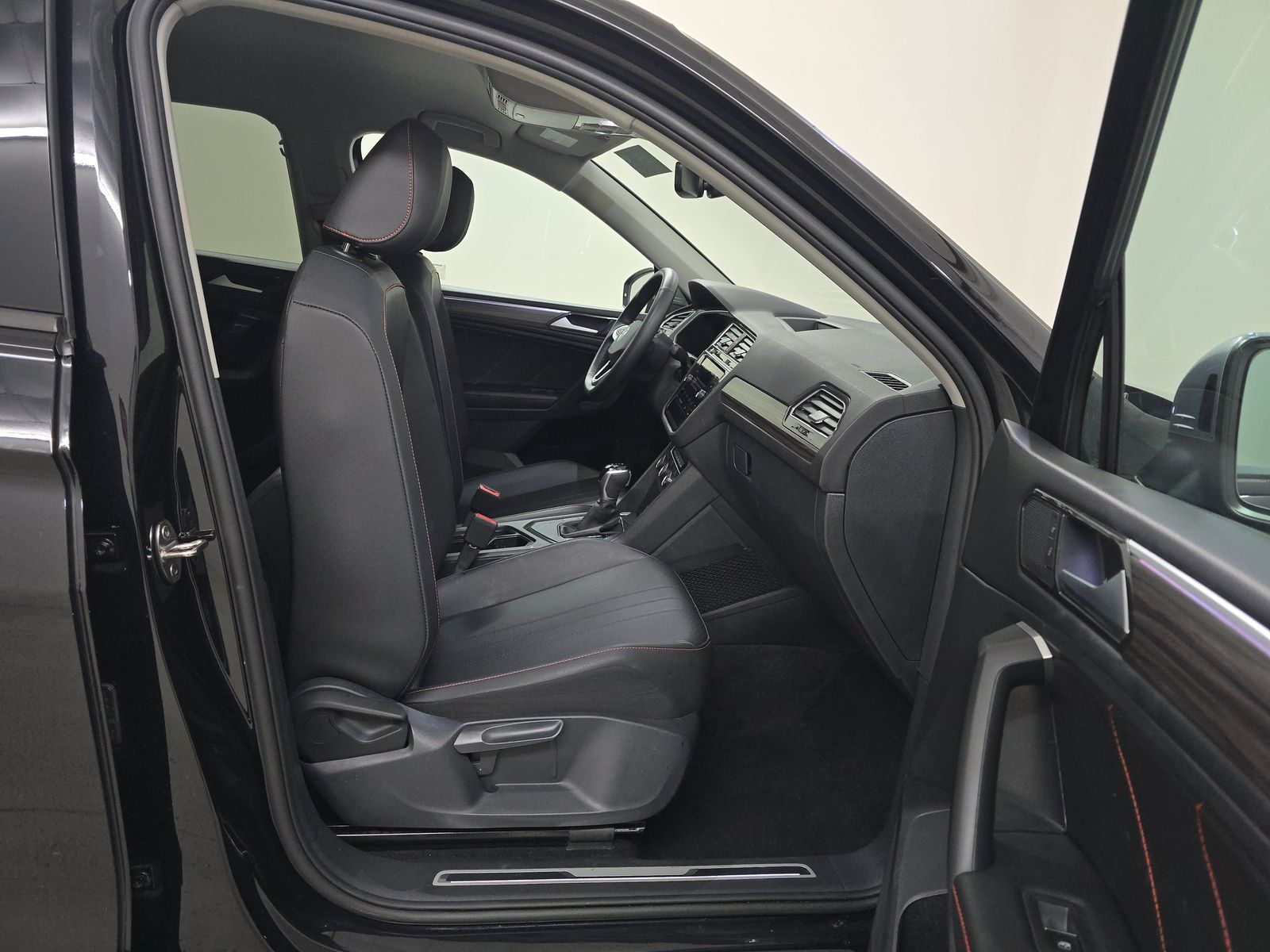 2024 Volkswagen Tiguan 2.0T Wolfsburg Edition FWD