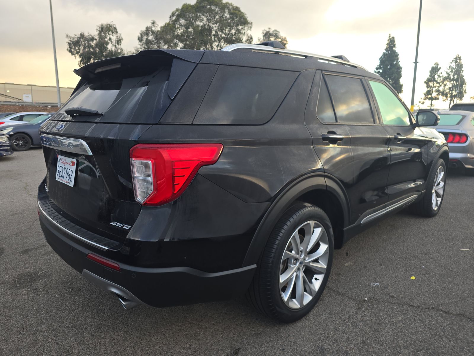 2023 Ford Explorer Hybrid Platinum AWD