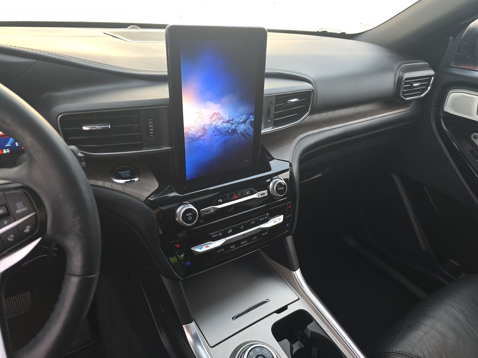 2023 Ford Explorer Hybrid Platinum AWD