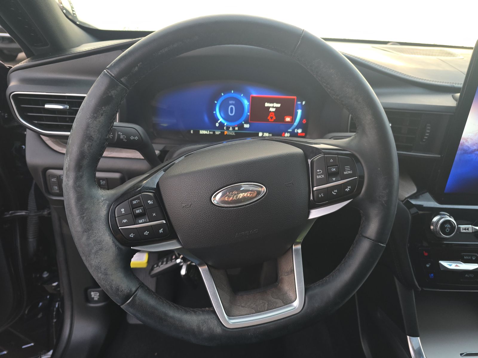 2023 Ford Explorer Hybrid Platinum AWD