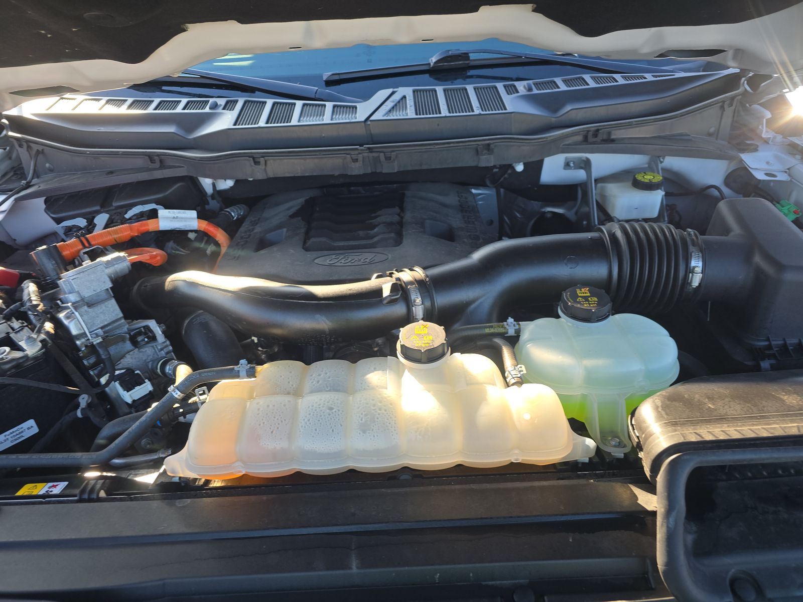 2023 Ford F-150 Hybrid XLT AWD