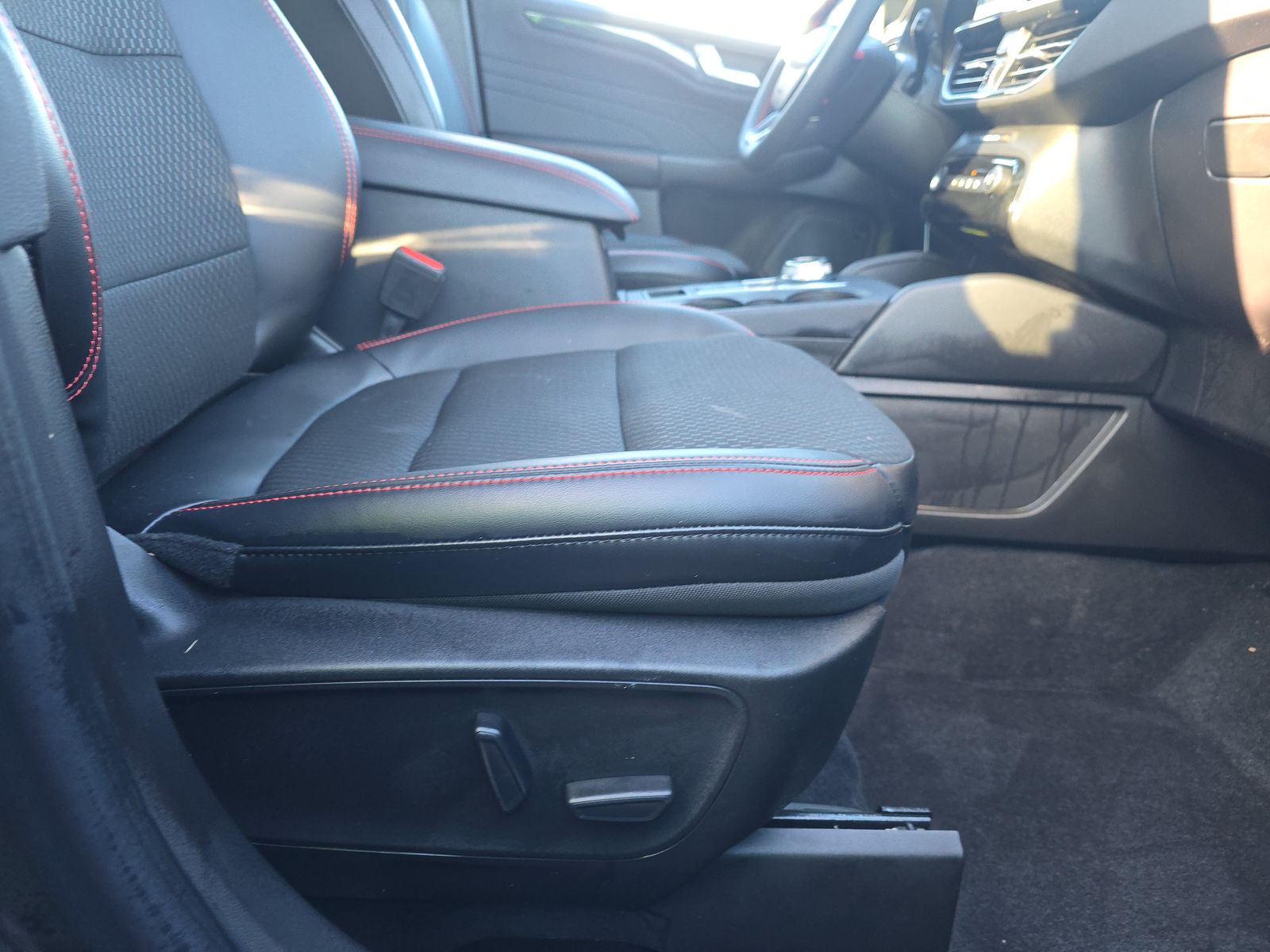 2023 Ford Escape ST-Line Select AWD