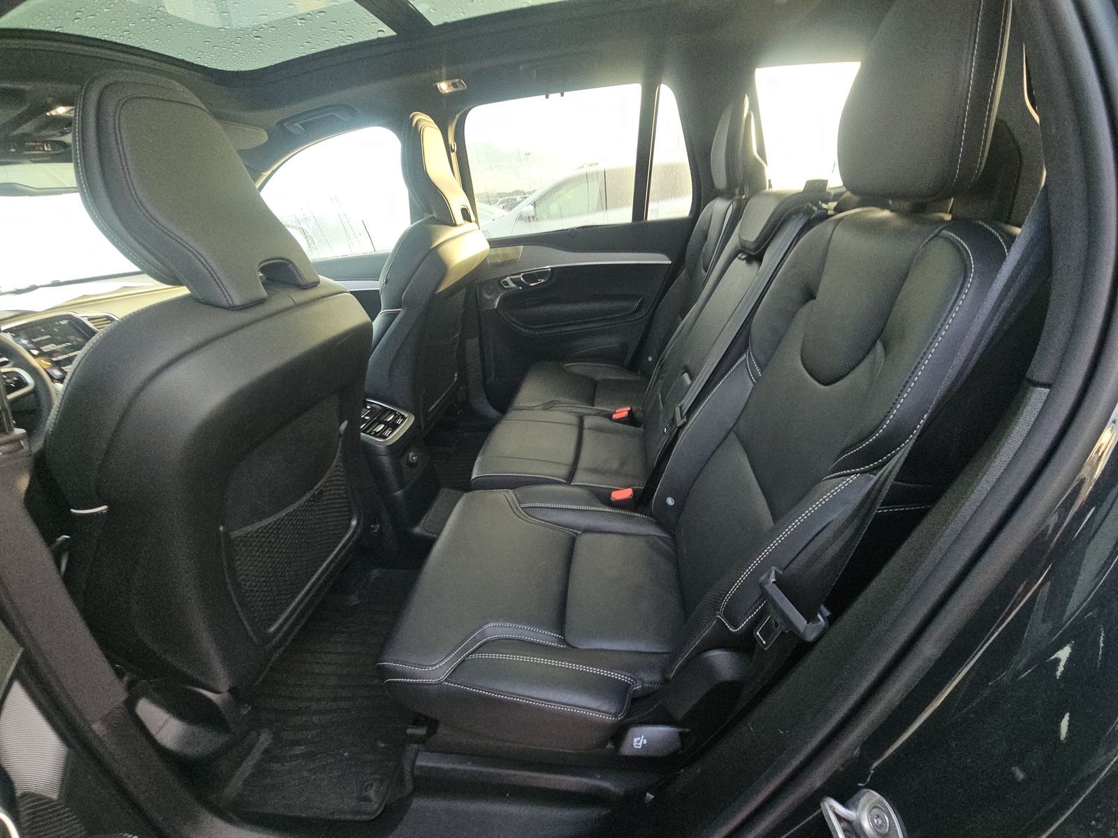 2022 Volvo XC90 Recharge T8 R-Design AWD