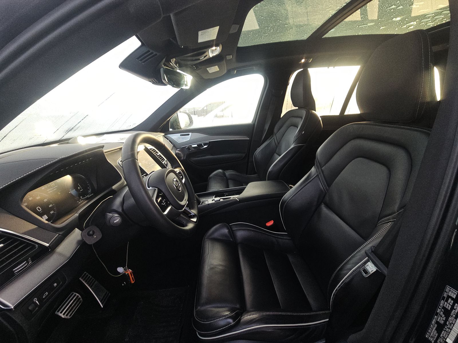 2022 Volvo XC90 Recharge T8 R-Design AWD