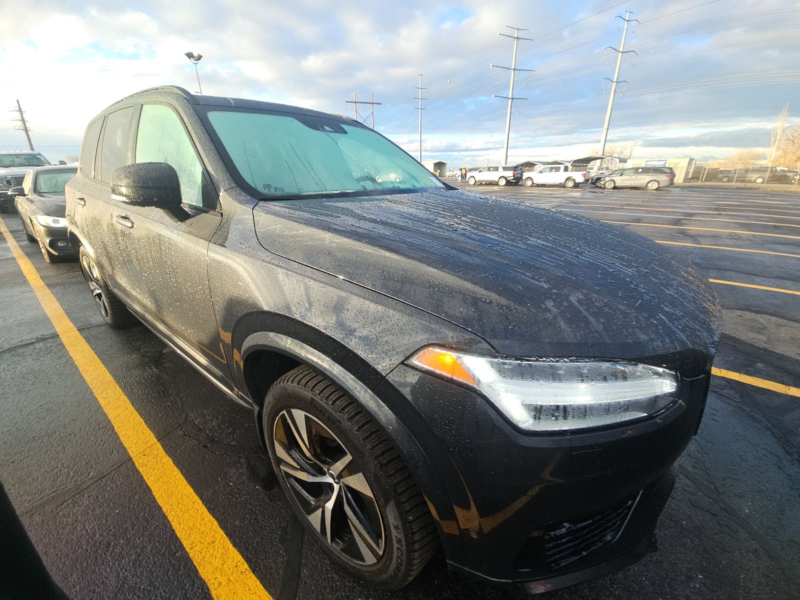 2022 Volvo XC90 Recharge T8 R-Design AWD