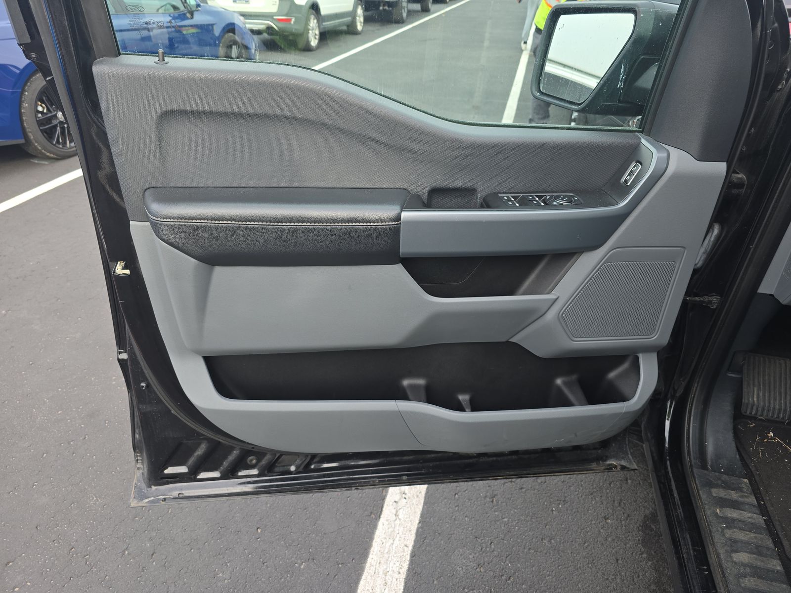 2023 Ford F-150 XLT RWD