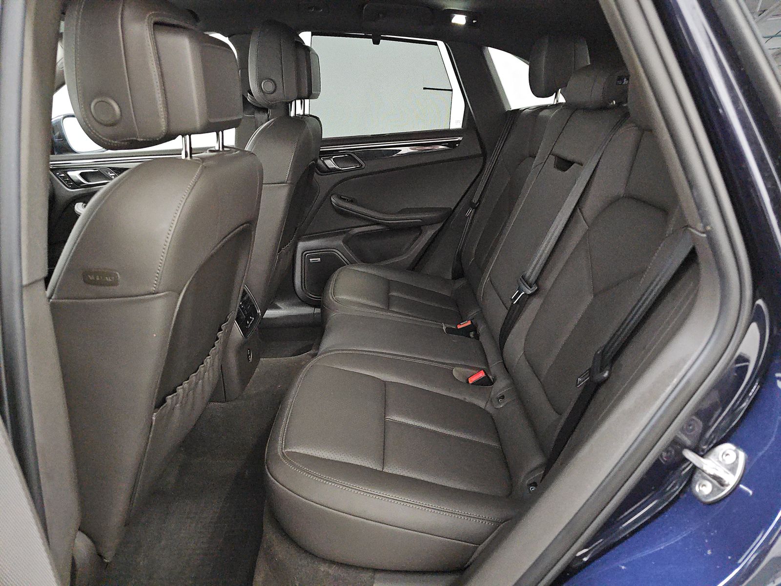 2022 Porsche Macan Base AWD