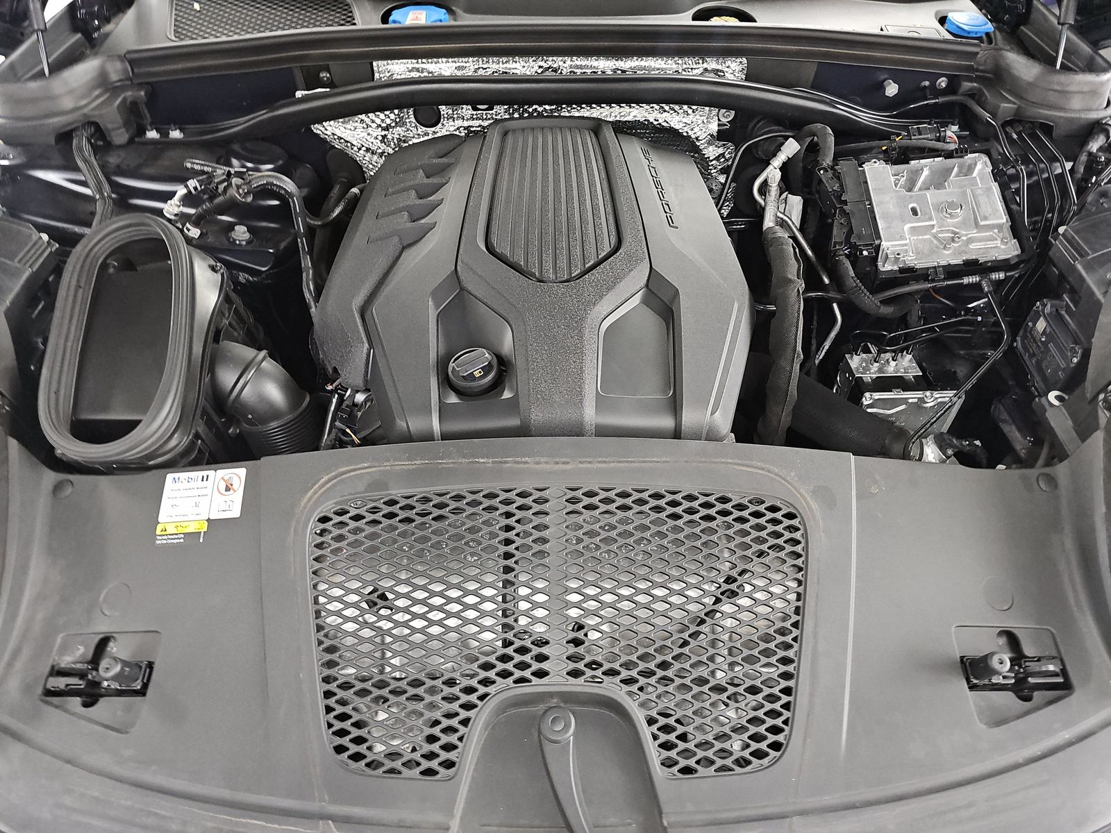 2022 Porsche Macan Base AWD