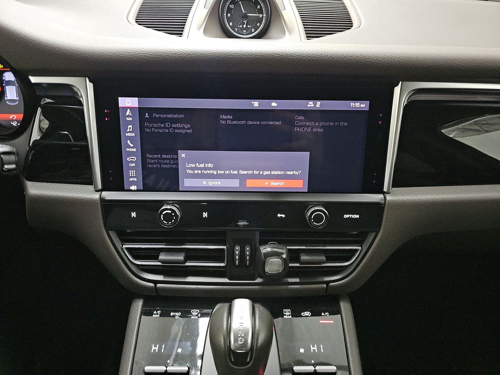 2022 Porsche Macan Base AWD