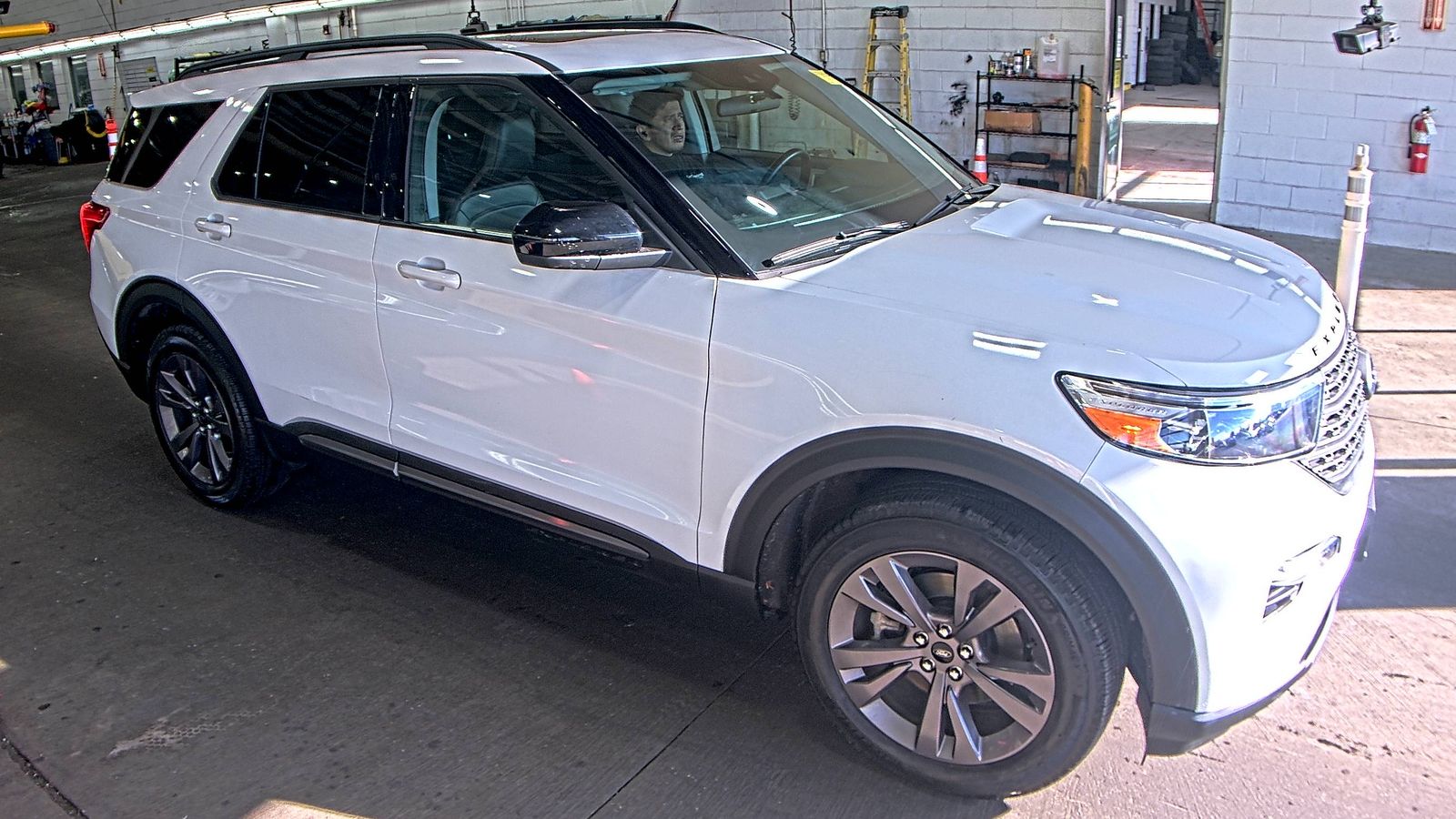 2023 Ford Explorer XLT AWD