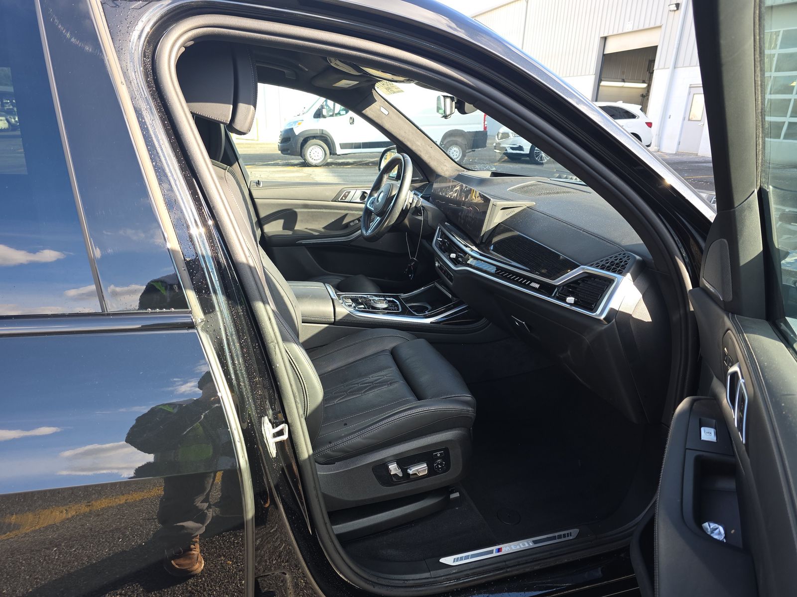 2024 BMW X7 M60i AWD