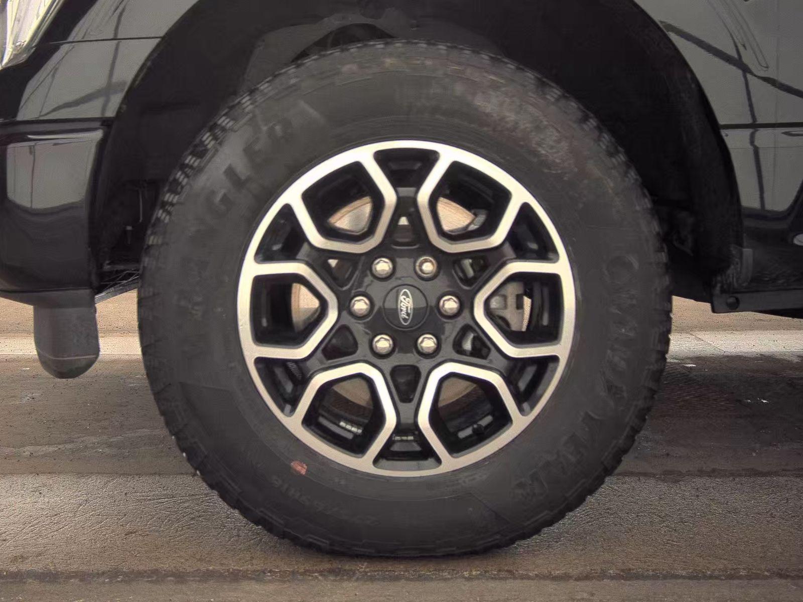 2023 Ford F-150 Lariat AWD