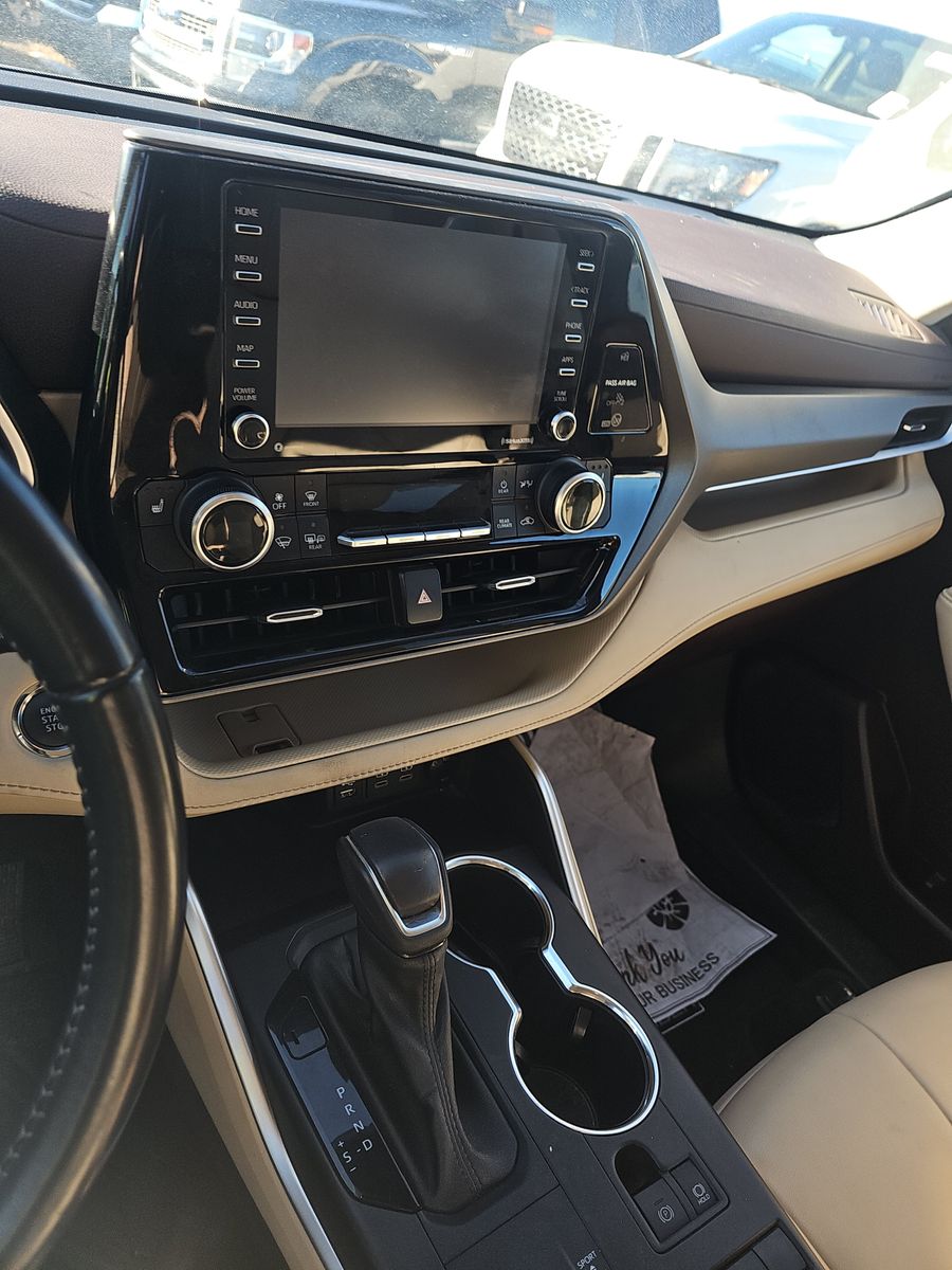 2022 Toyota Highlander Hybrid XLE AWD