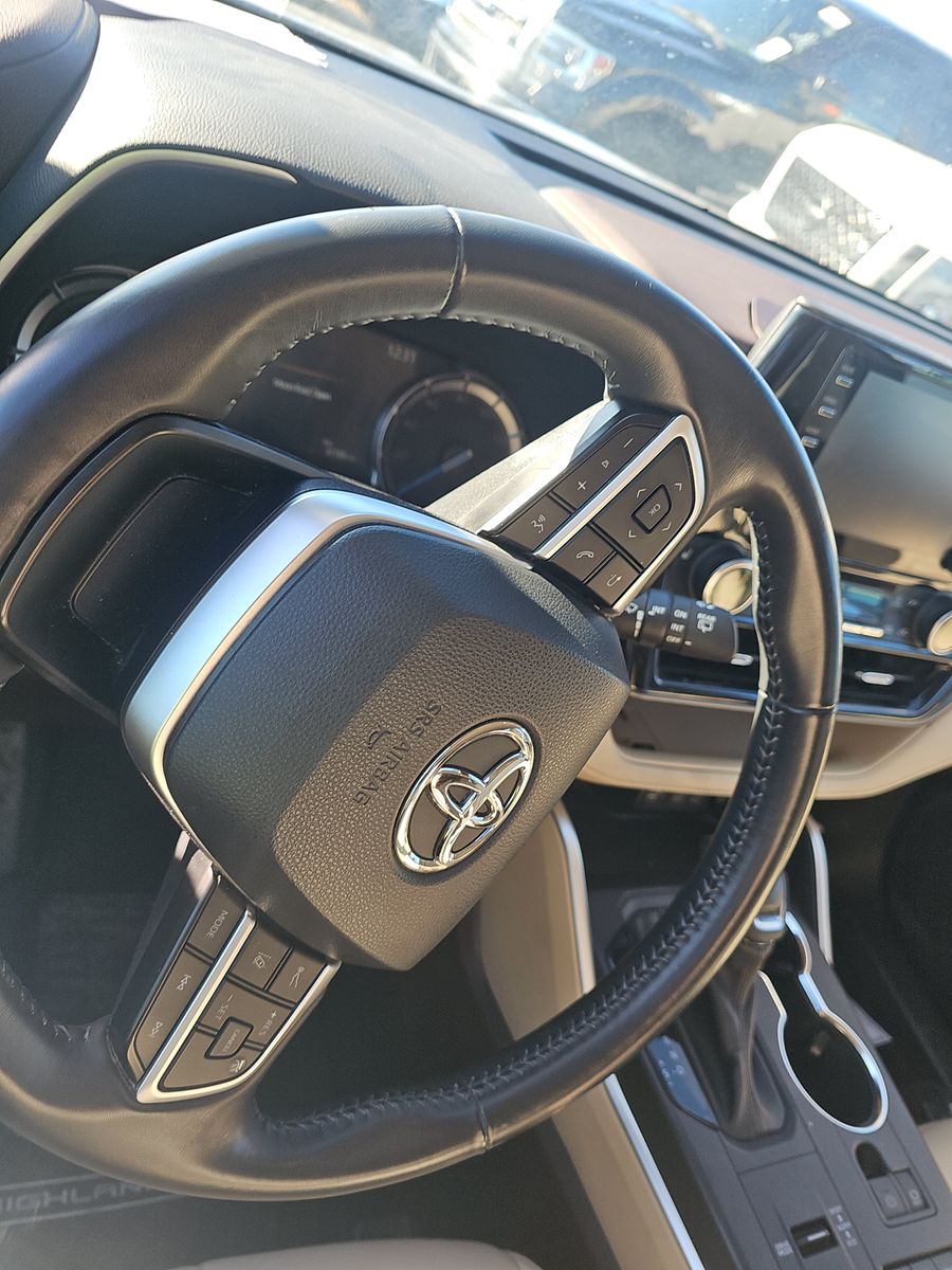 2022 Toyota Highlander Hybrid XLE AWD