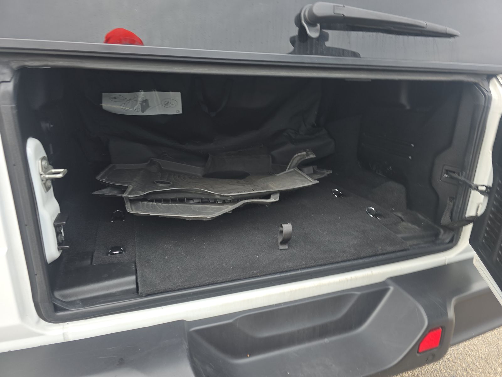 2024 Jeep Wrangler Sahara AWD