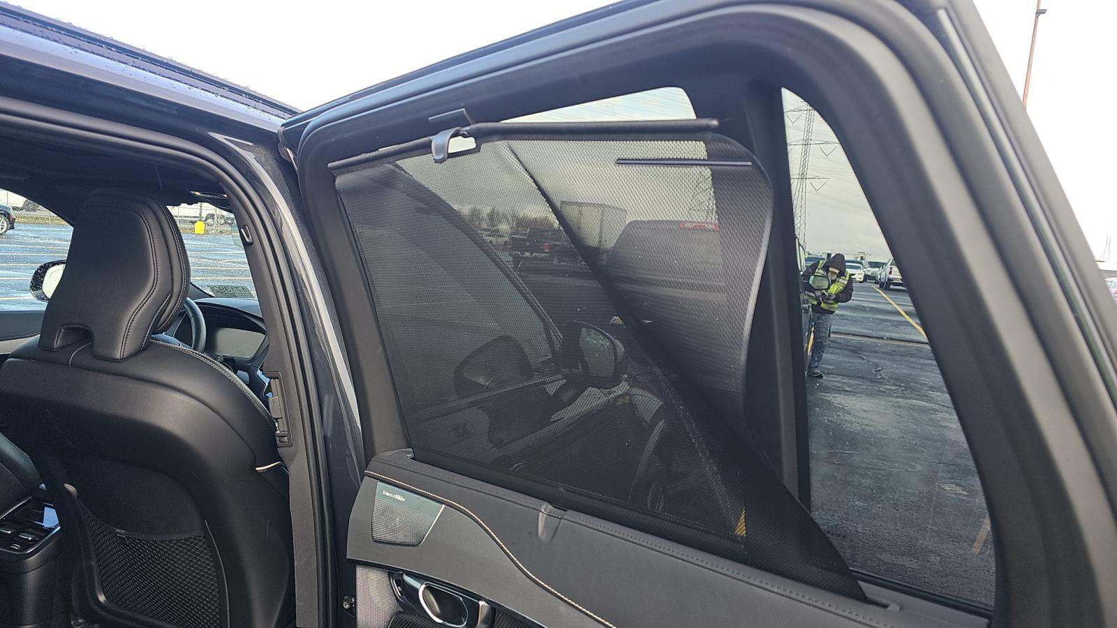 2022 Volvo XC90 Recharge T8 R-Design AWD