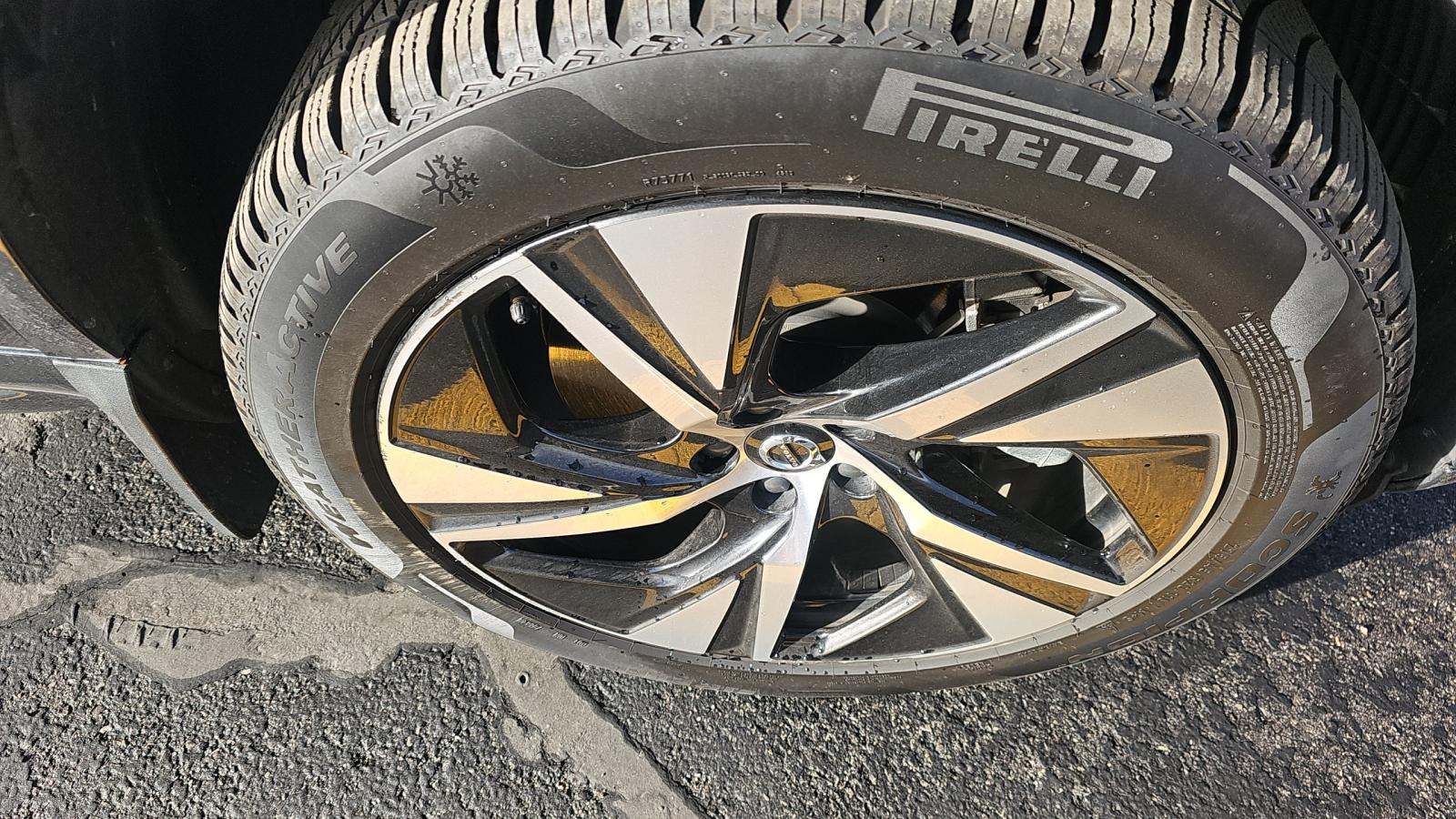 2022 Volvo XC90 Recharge T8 R-Design AWD