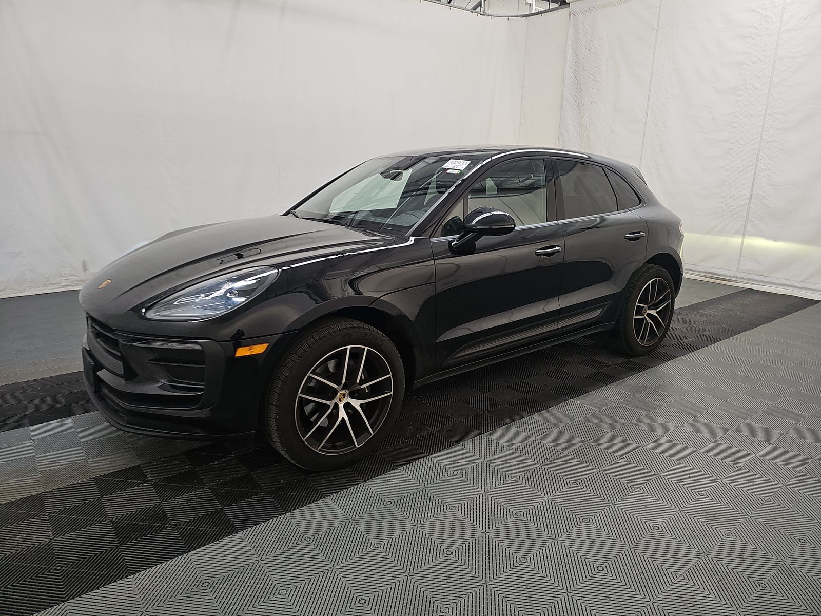 2024 Porsche Macan Base AWD