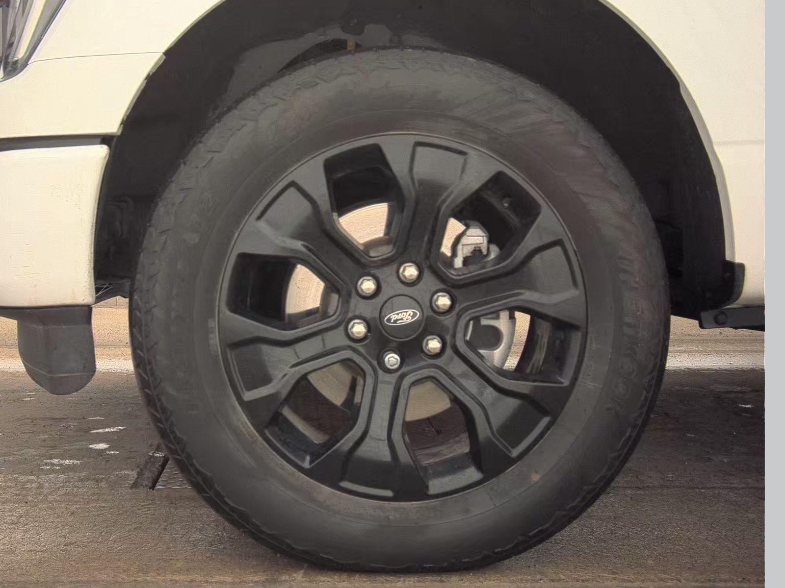 2023 Ford F-150 Hybrid Lariat AWD