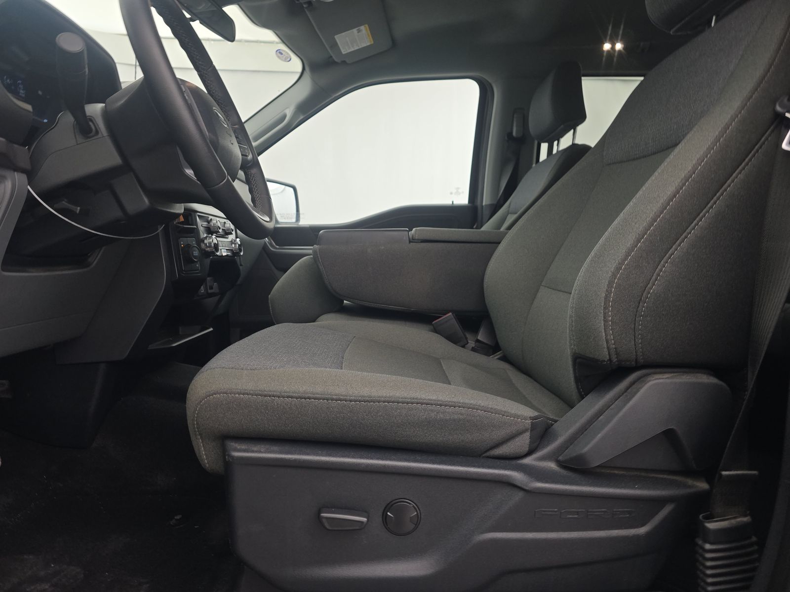 2025 Ford F-150 XLT AWD