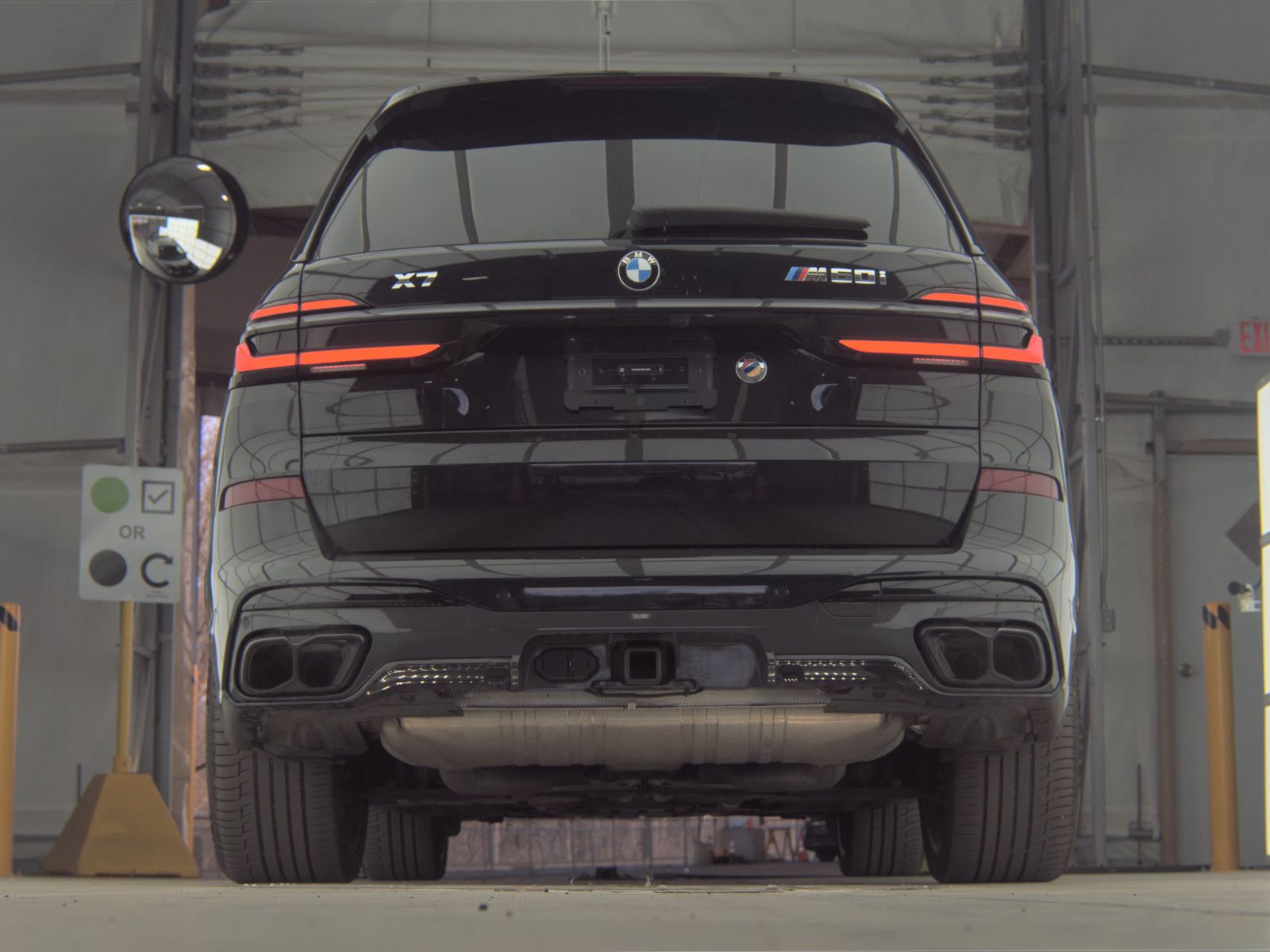 2024 BMW X7 M60i AWD