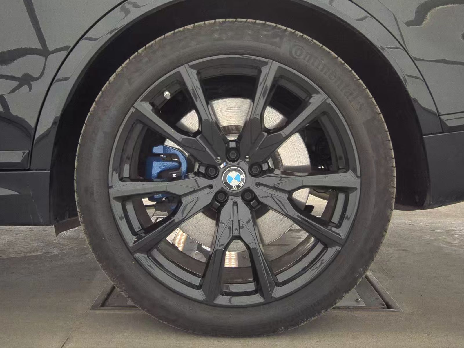 2024 BMW X7 M60i AWD