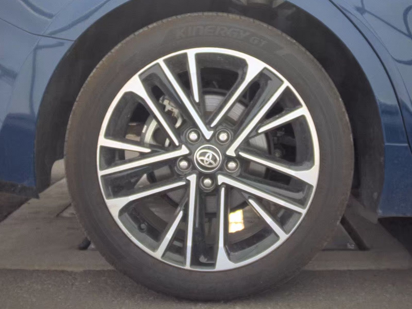 2025 Toyota Camry XLE FWD