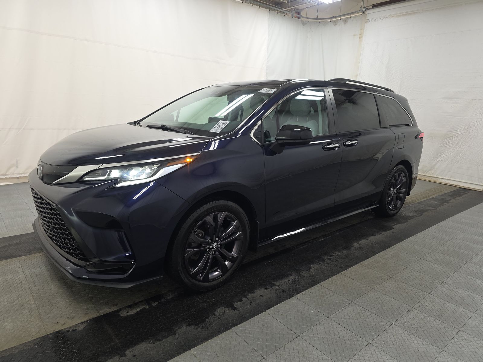 2022 Toyota Sienna XSE FWD