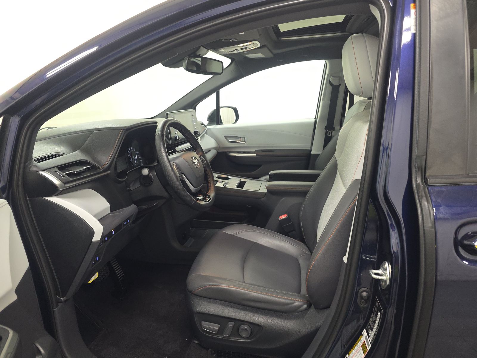 2022 Toyota Sienna XSE FWD