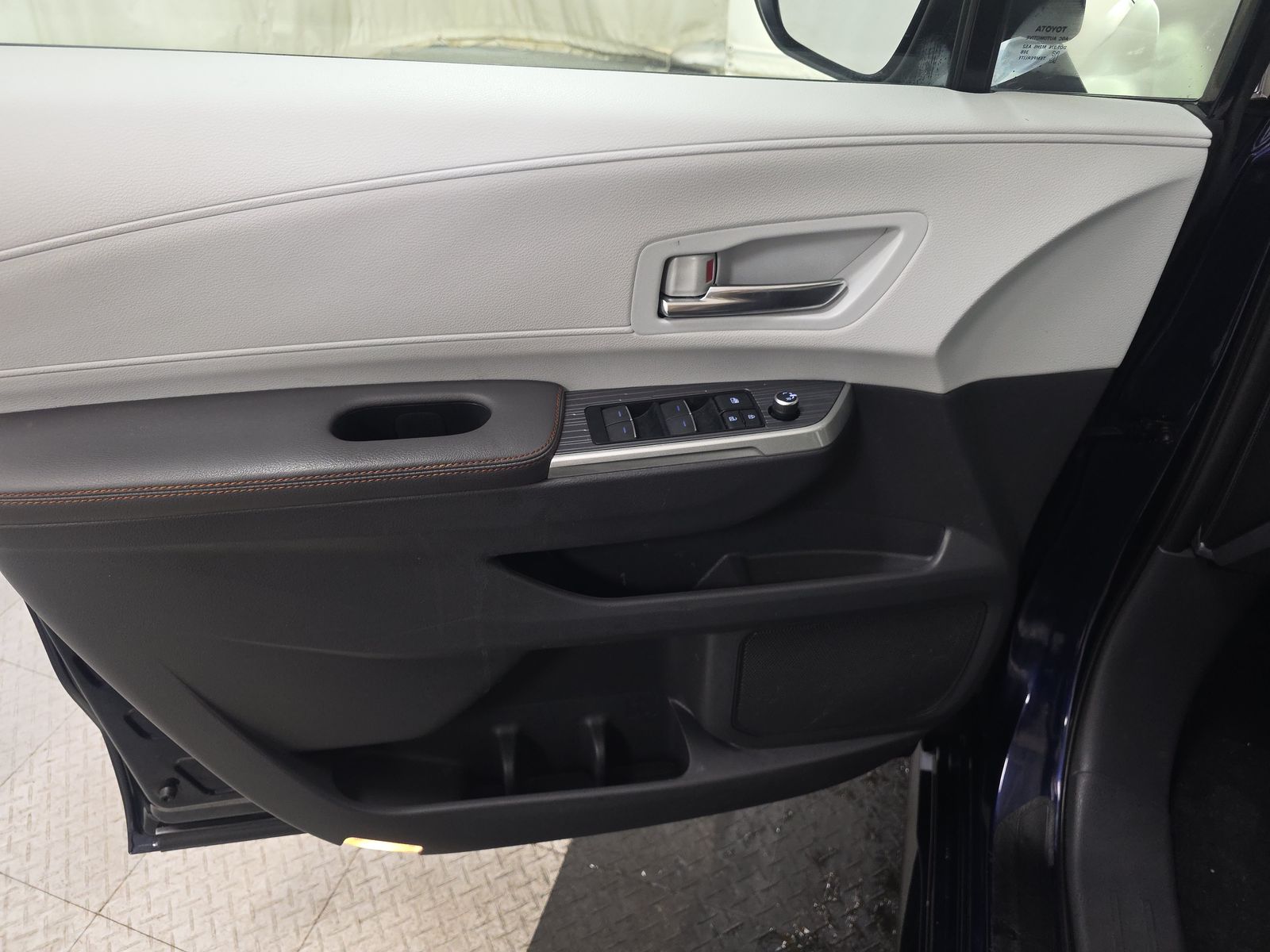 2022 Toyota Sienna XSE FWD