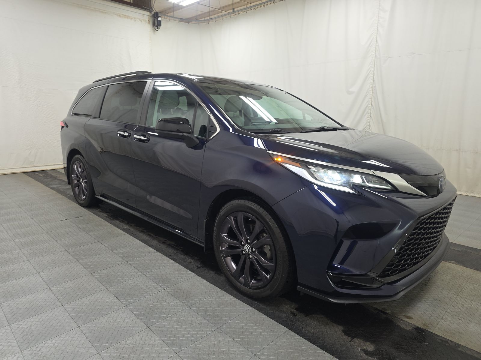 2022 Toyota Sienna XSE FWD