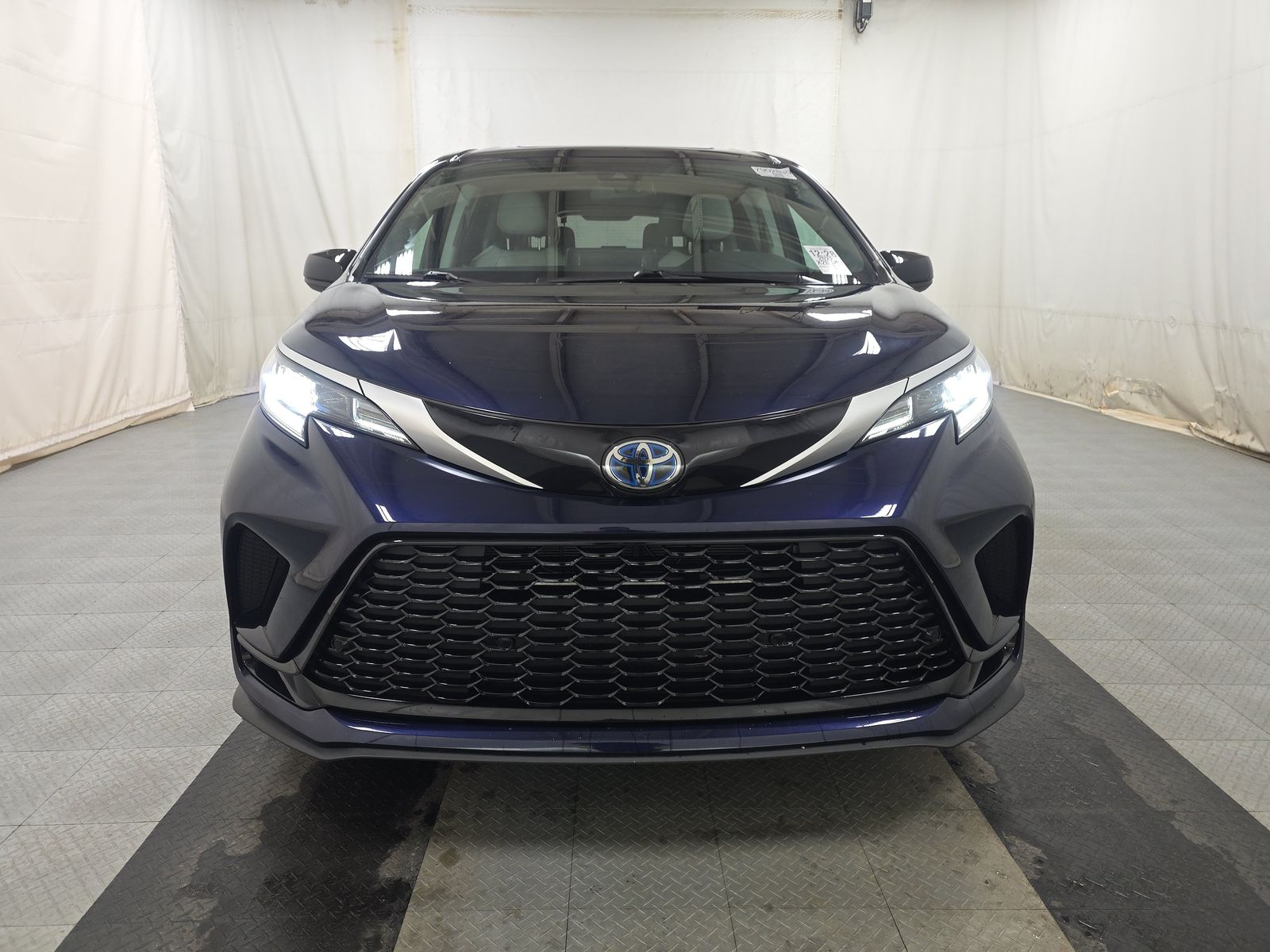 2022 Toyota Sienna XSE FWD