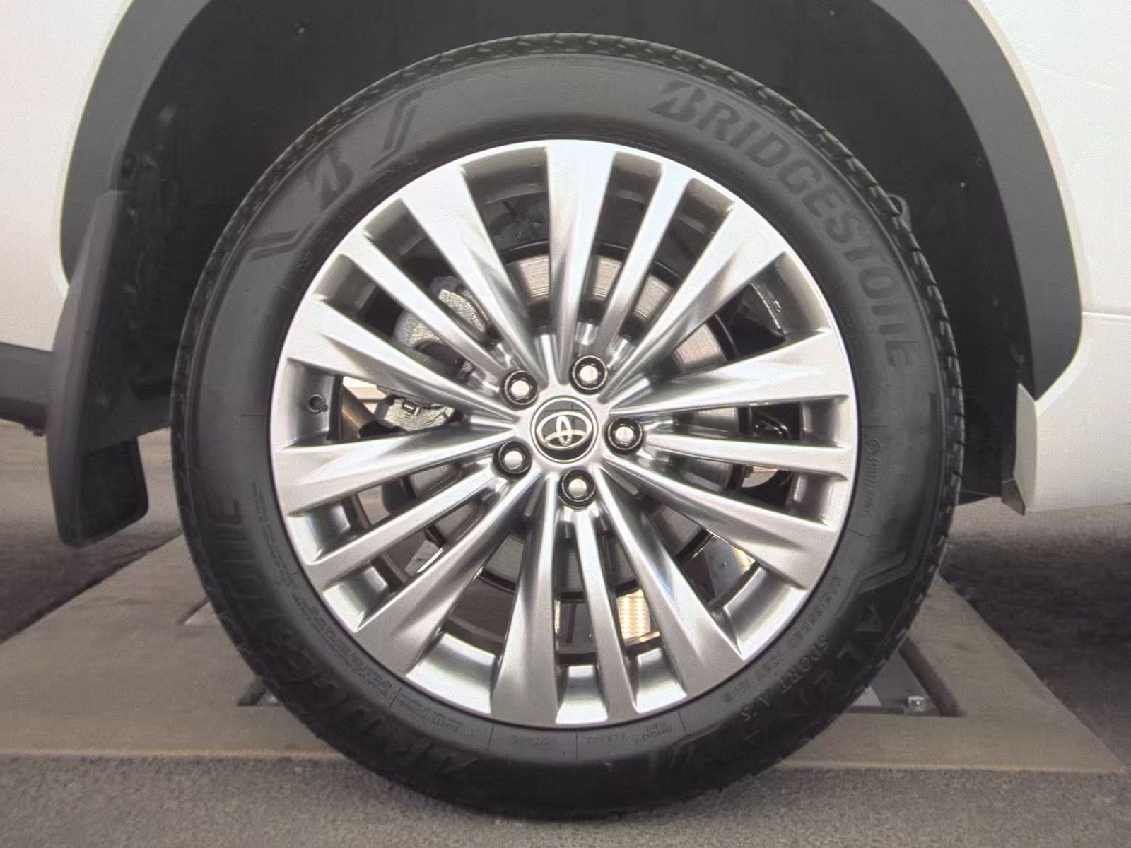 2025 Toyota Highlander Hybrid Platinum AWD