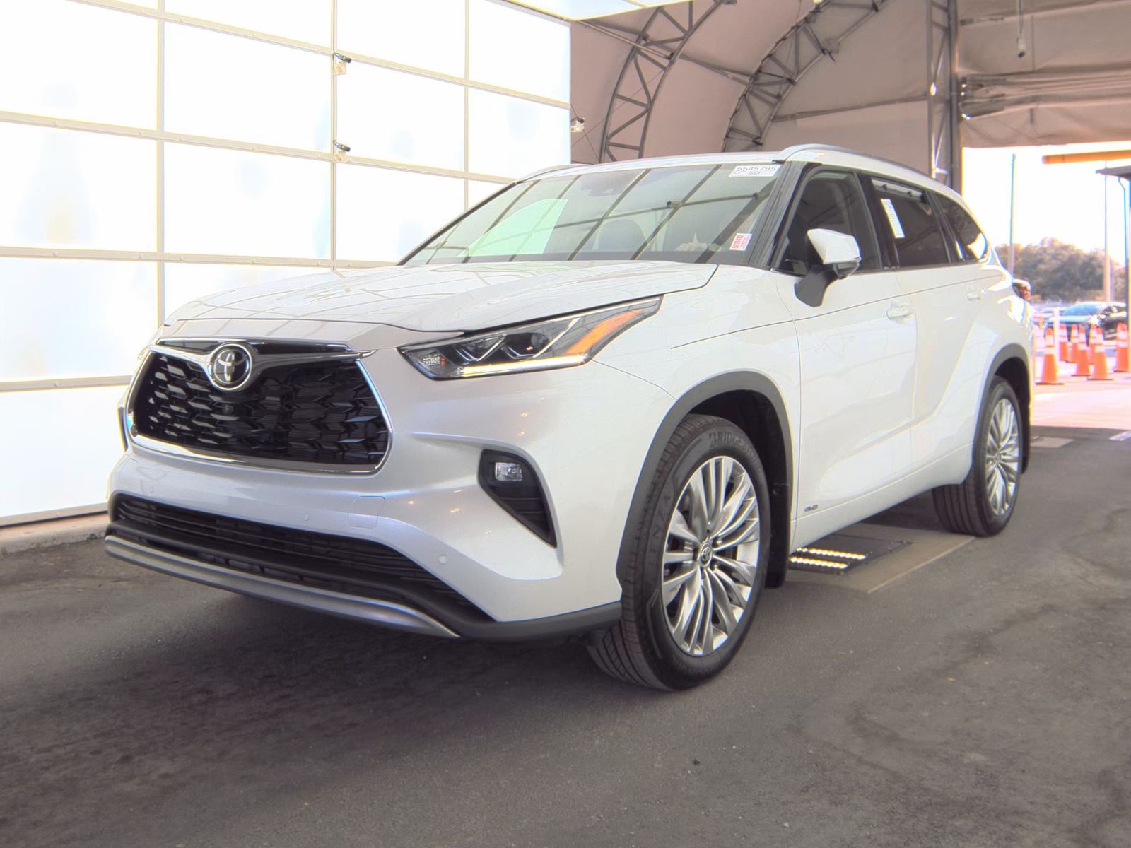 2025 Toyota Highlander Hybrid Platinum AWD