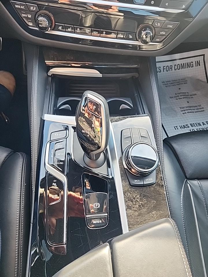 2022 BMW 5 Series M550i xDrive AWD