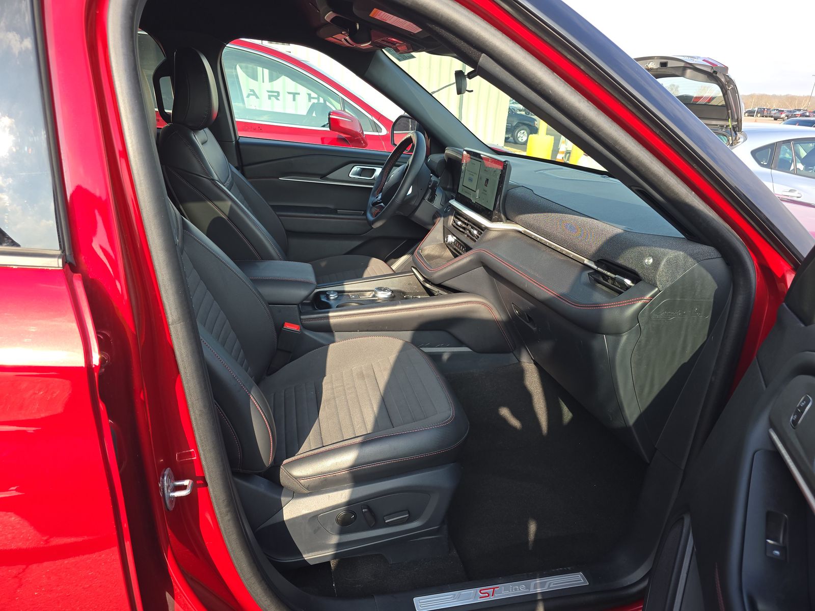 2025 Ford Explorer ST-Line AWD