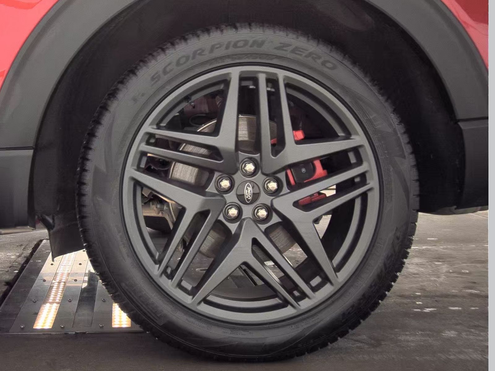 2025 Ford Explorer ST-Line AWD