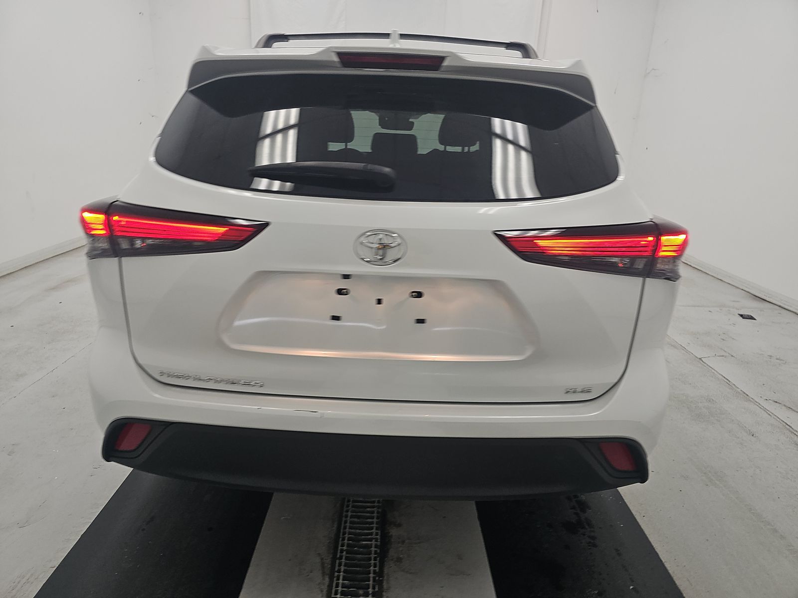 2023 Toyota Highlander XLE FWD