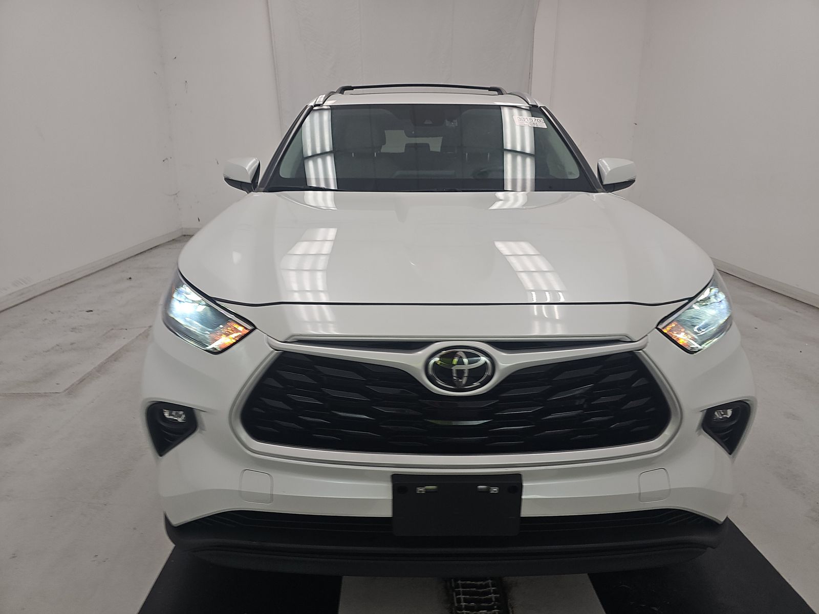 2023 Toyota Highlander XLE FWD