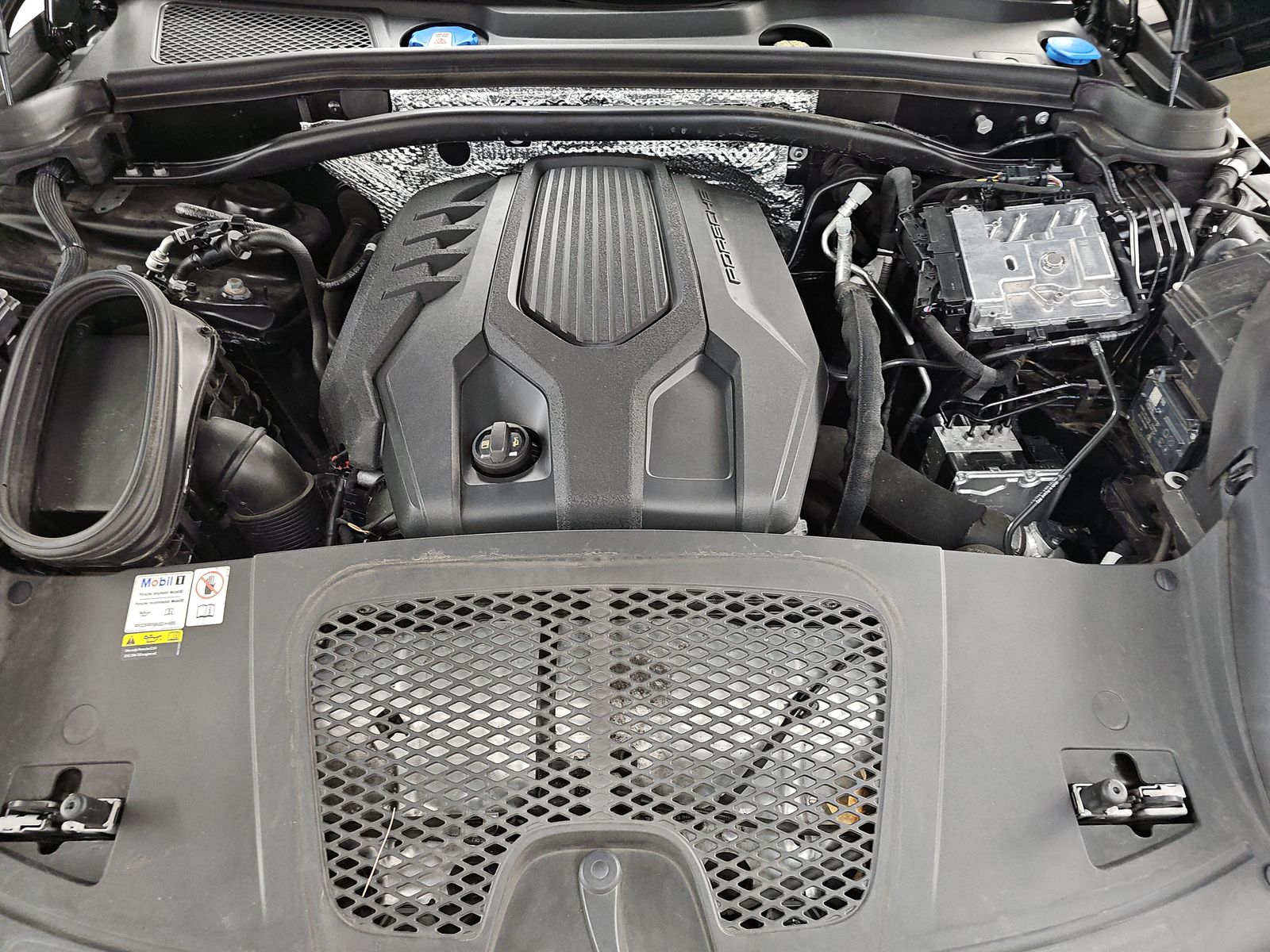 2023 Porsche Macan Base AWD