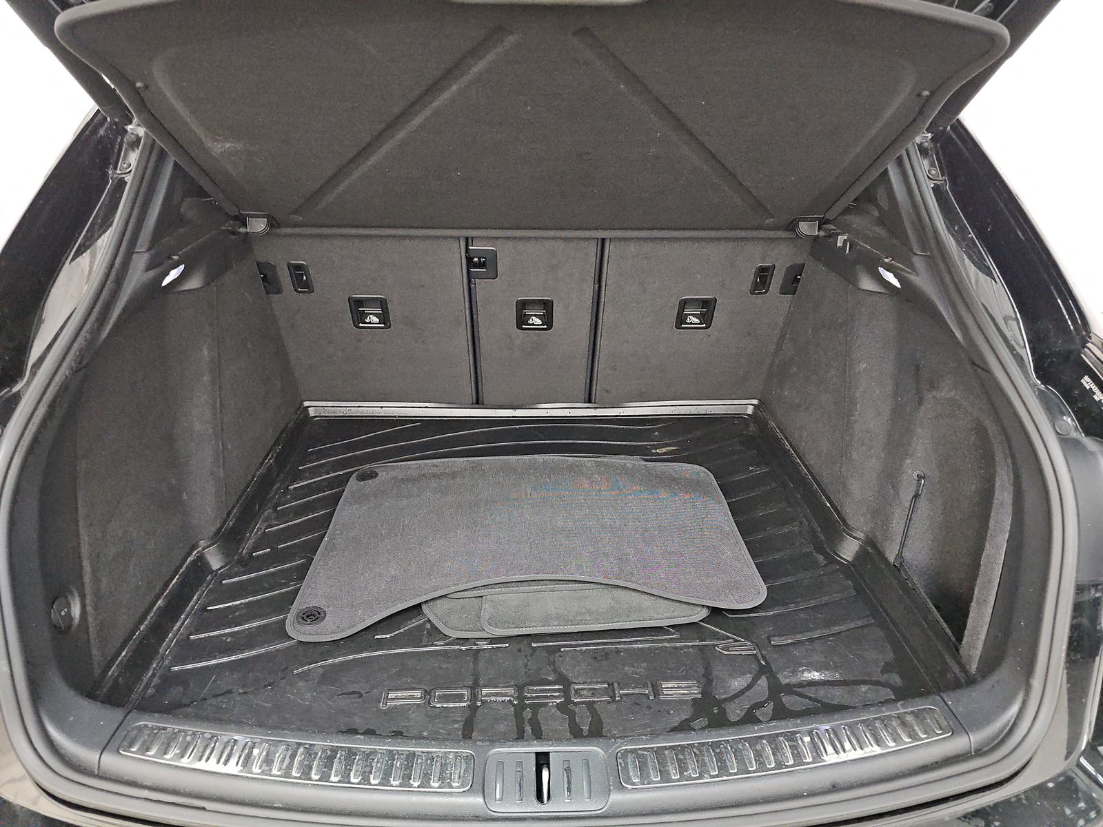 2023 Porsche Macan Base AWD