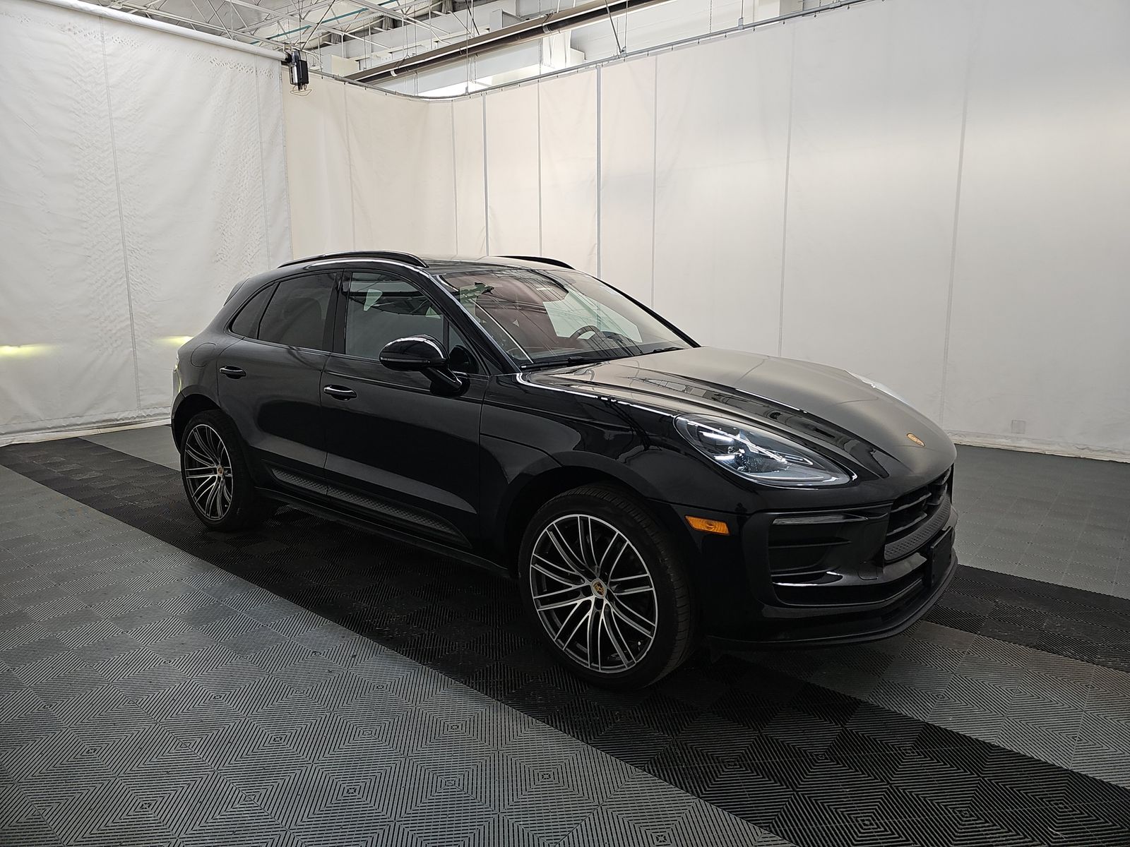 2023 Porsche Macan Base AWD