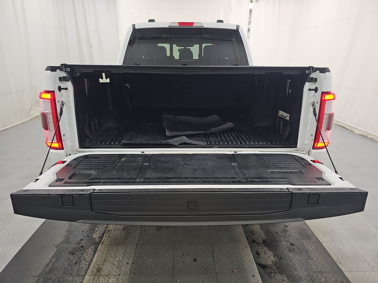 2023 Ford F-150 Lariat AWD