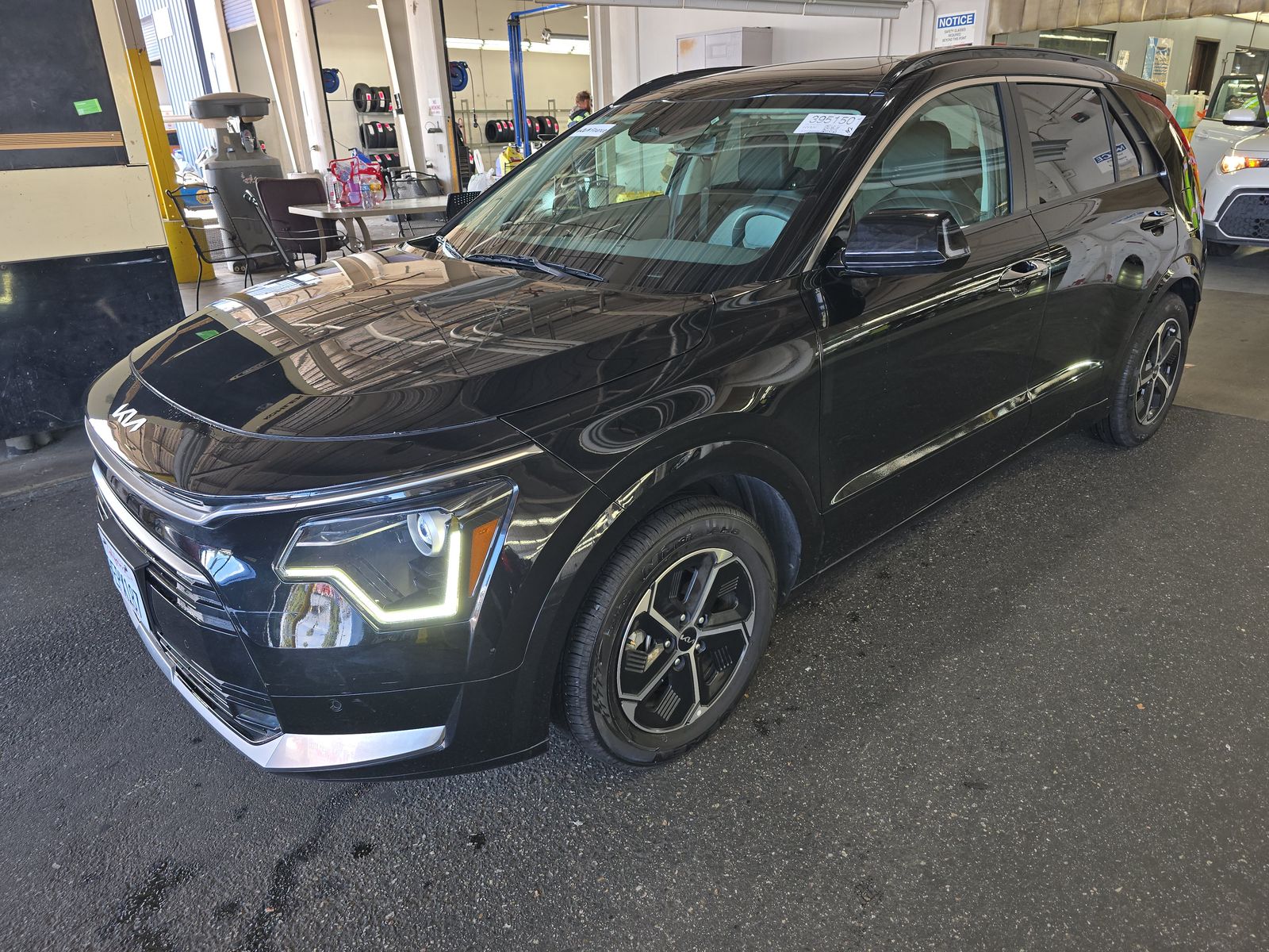 2023 Kia Niro SX FWD