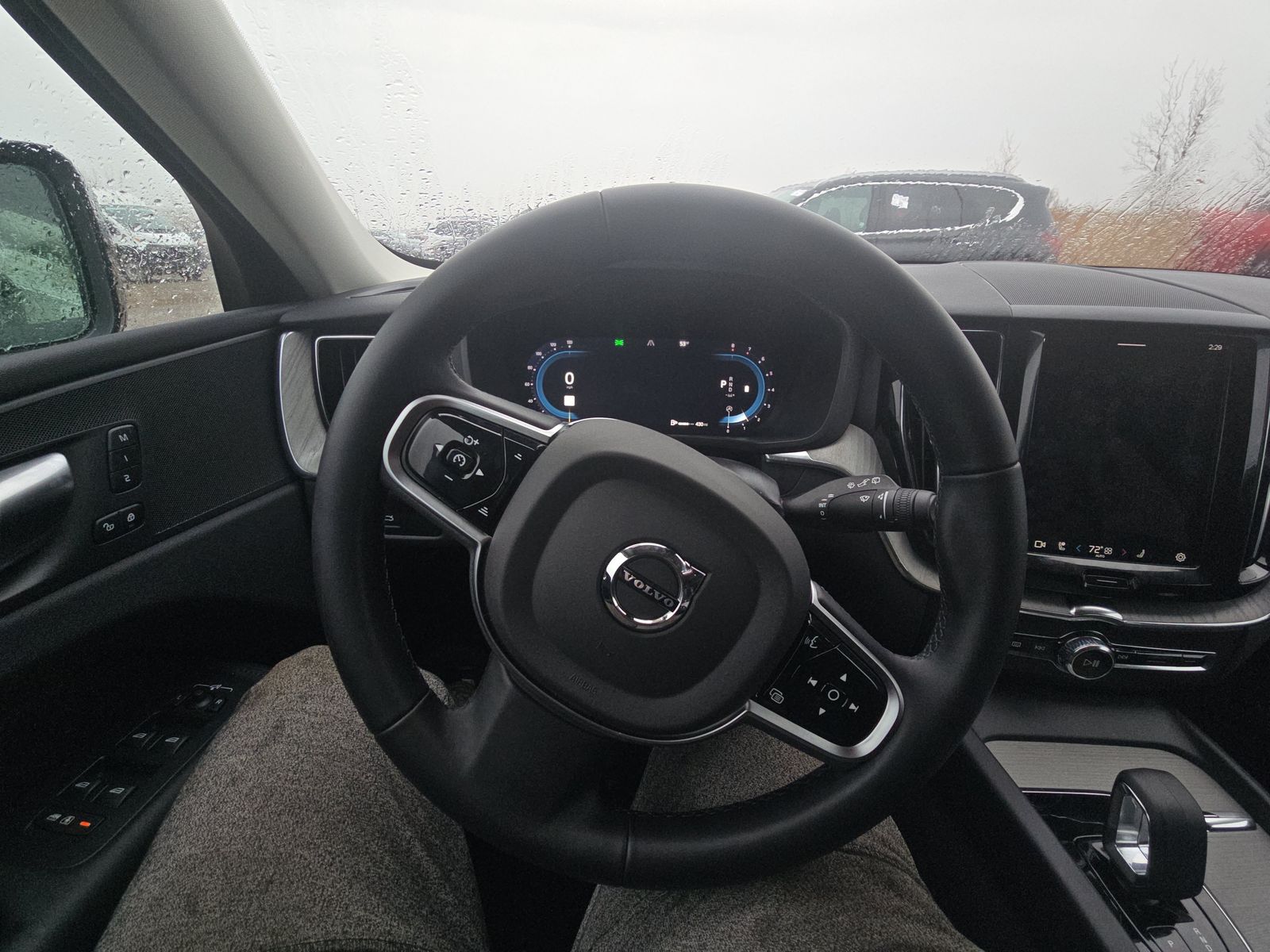 2025 Volvo XC60 B5 Plus AWD