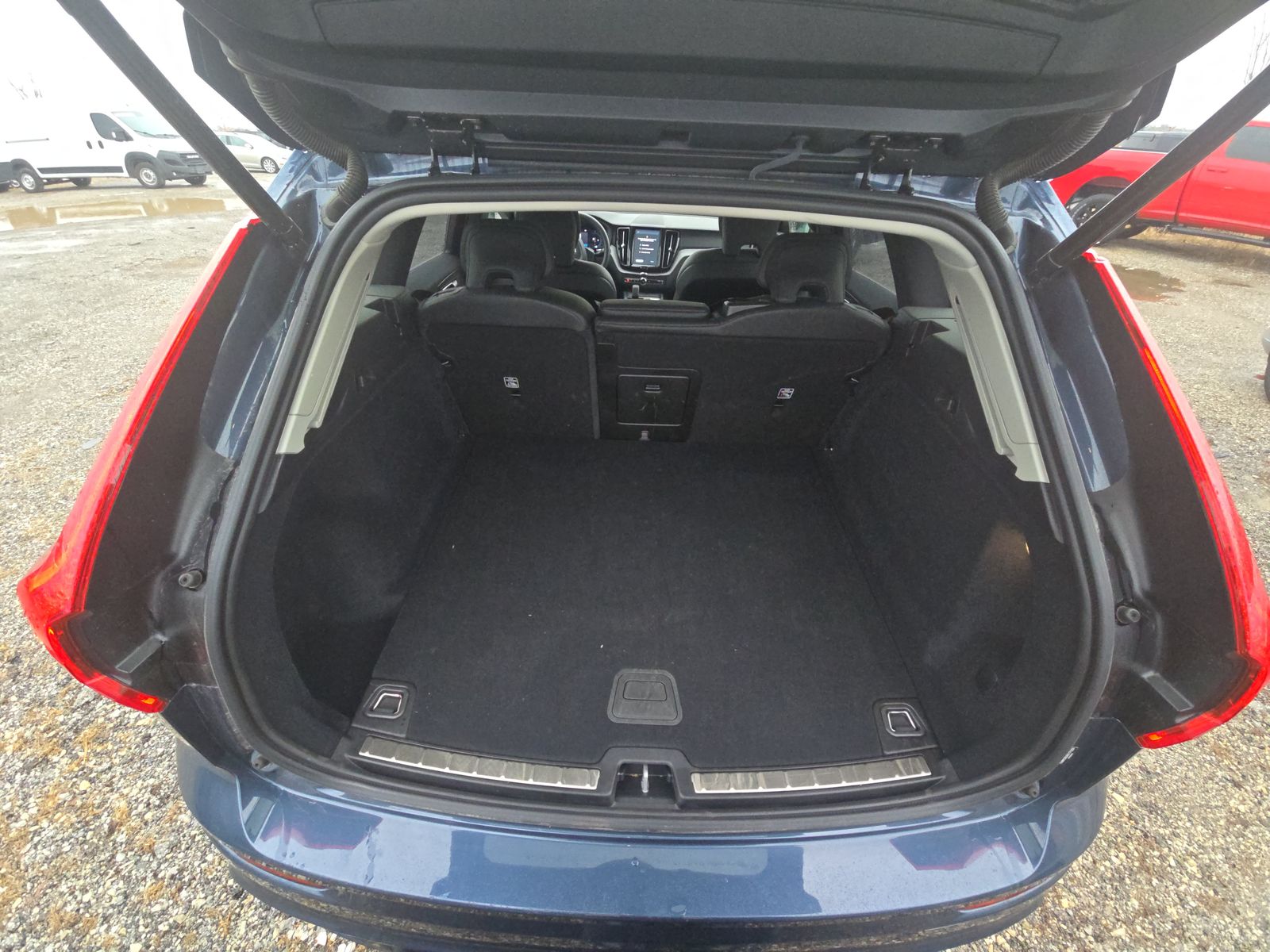 2025 Volvo XC60 B5 Plus AWD